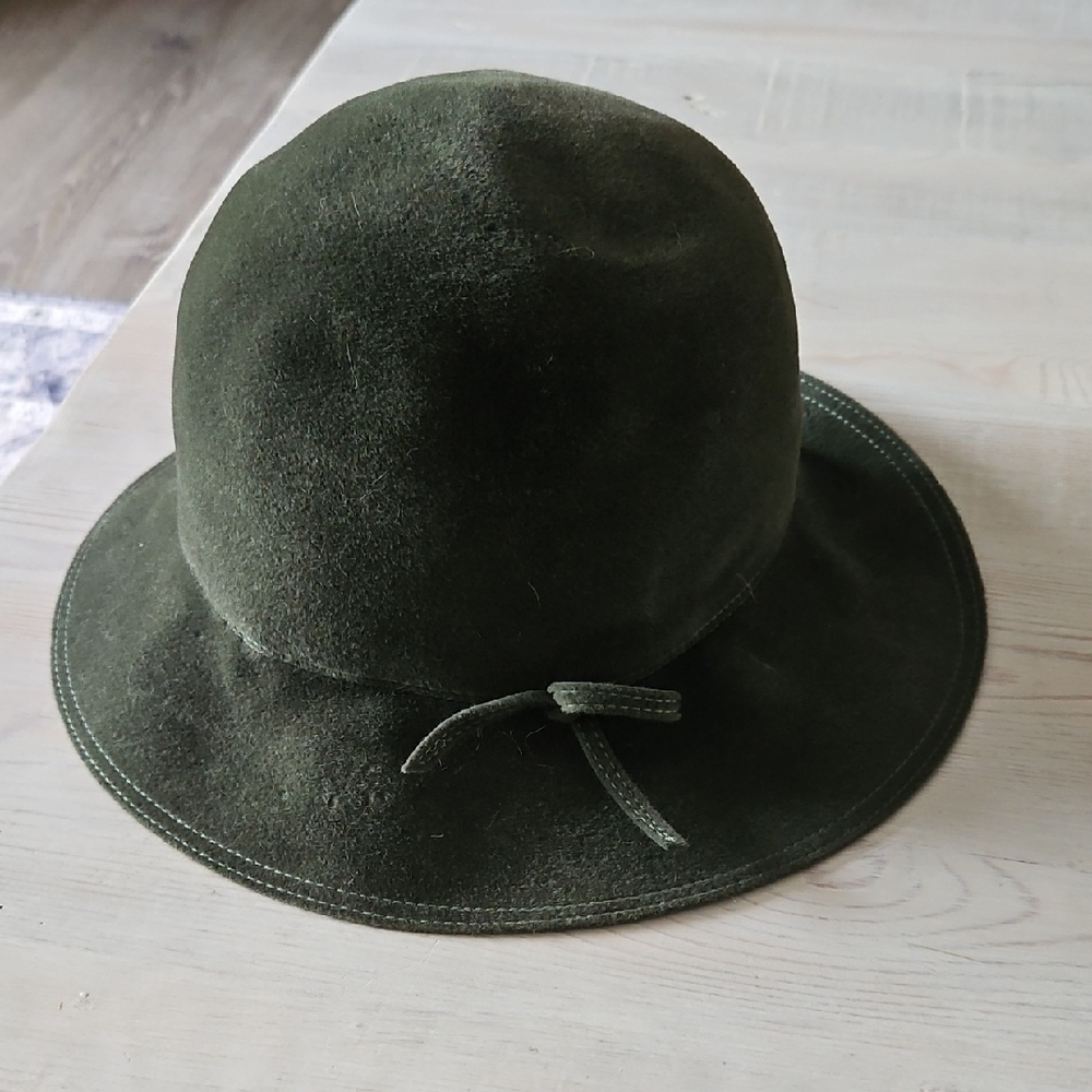 Elegant Olive Green Women's Hat